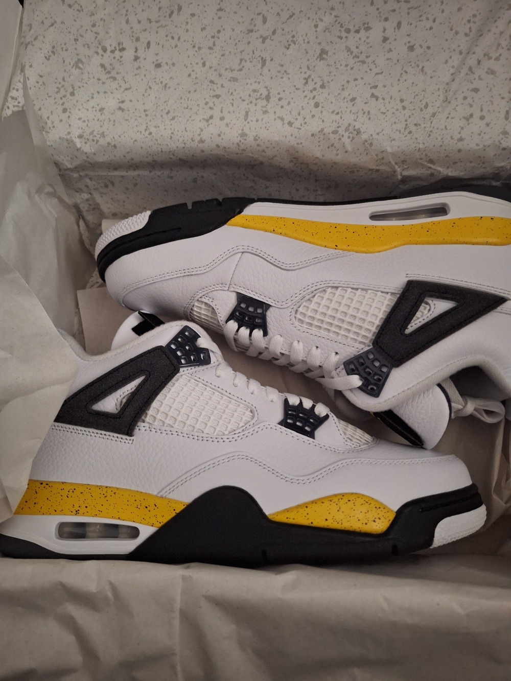 Air Jordan 4 Retro Men's White and Yellow Low-Top Sneakers